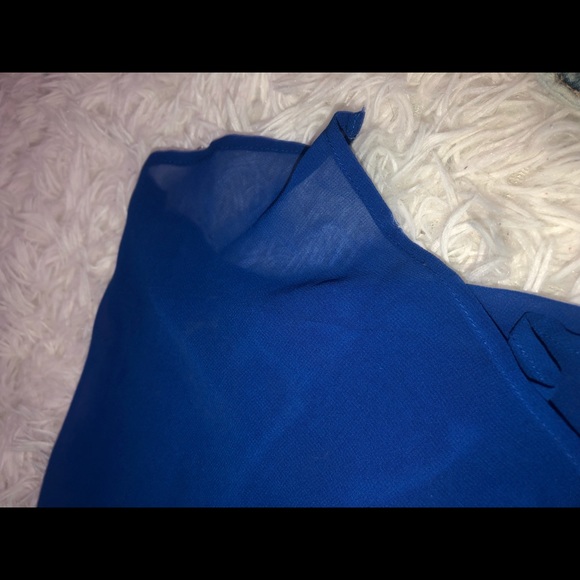 V-neck High Low Swing Top - Picture 2 of 4